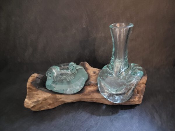 Glas op hout met theelicht